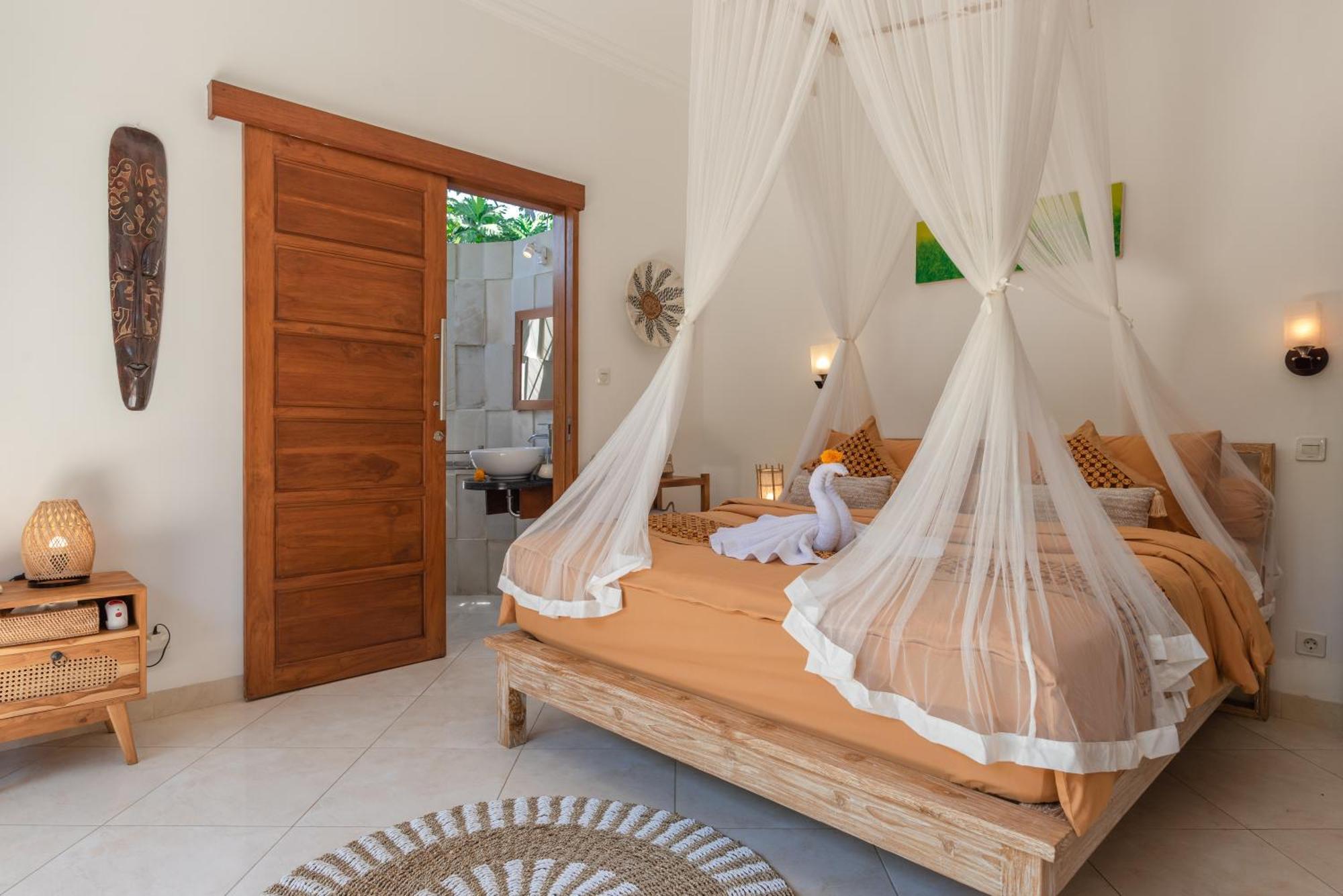 Absolute Beach Front Villa Umeanyar Exterior photo