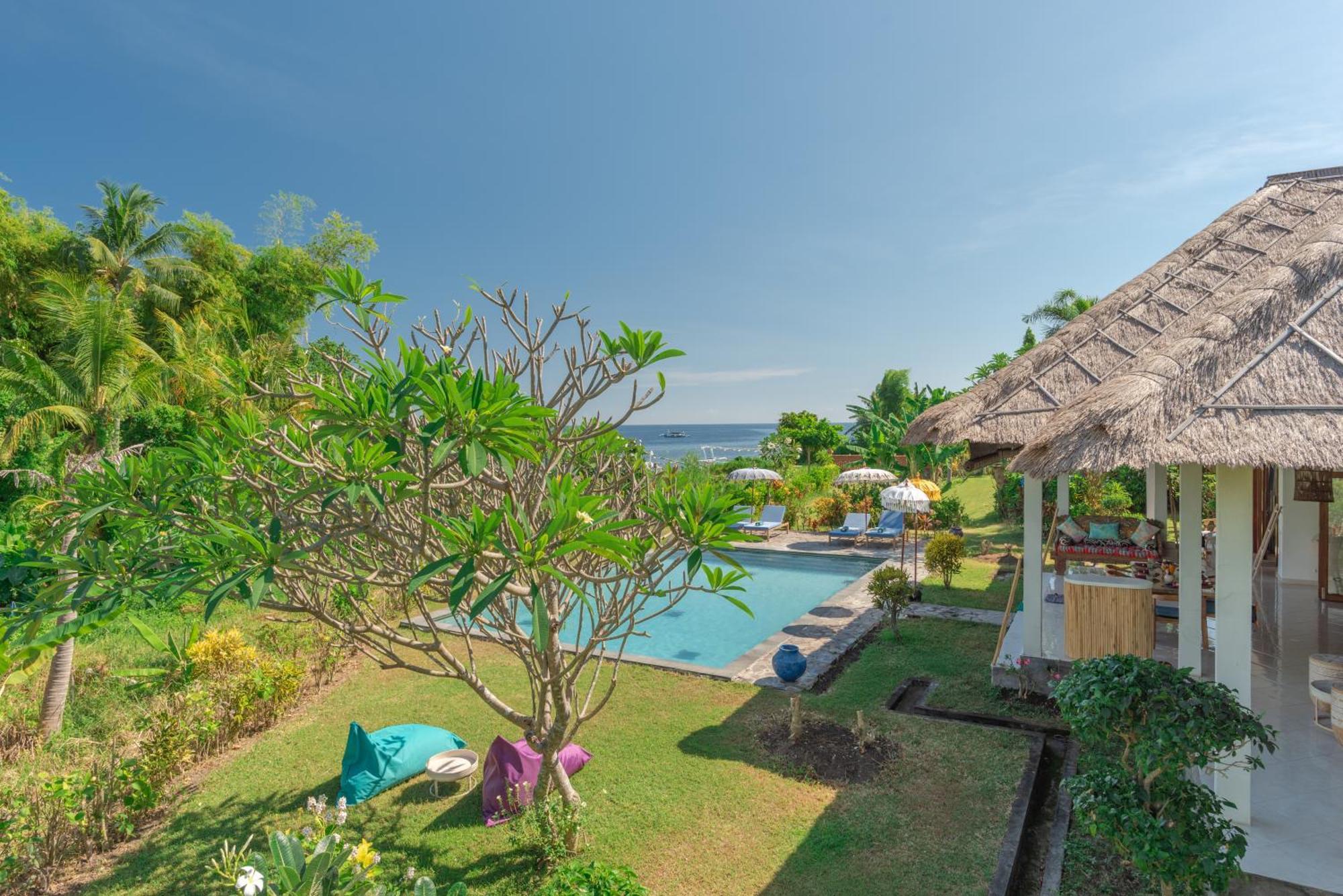 Absolute Beach Front Villa Umeanyar Exterior photo