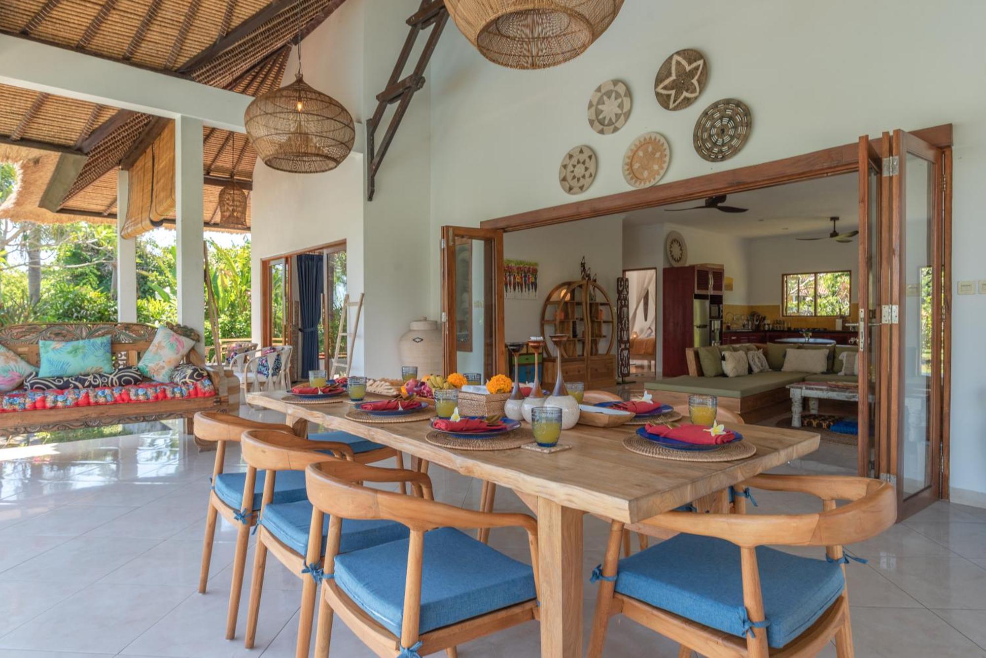 Absolute Beach Front Villa Umeanyar Exterior photo