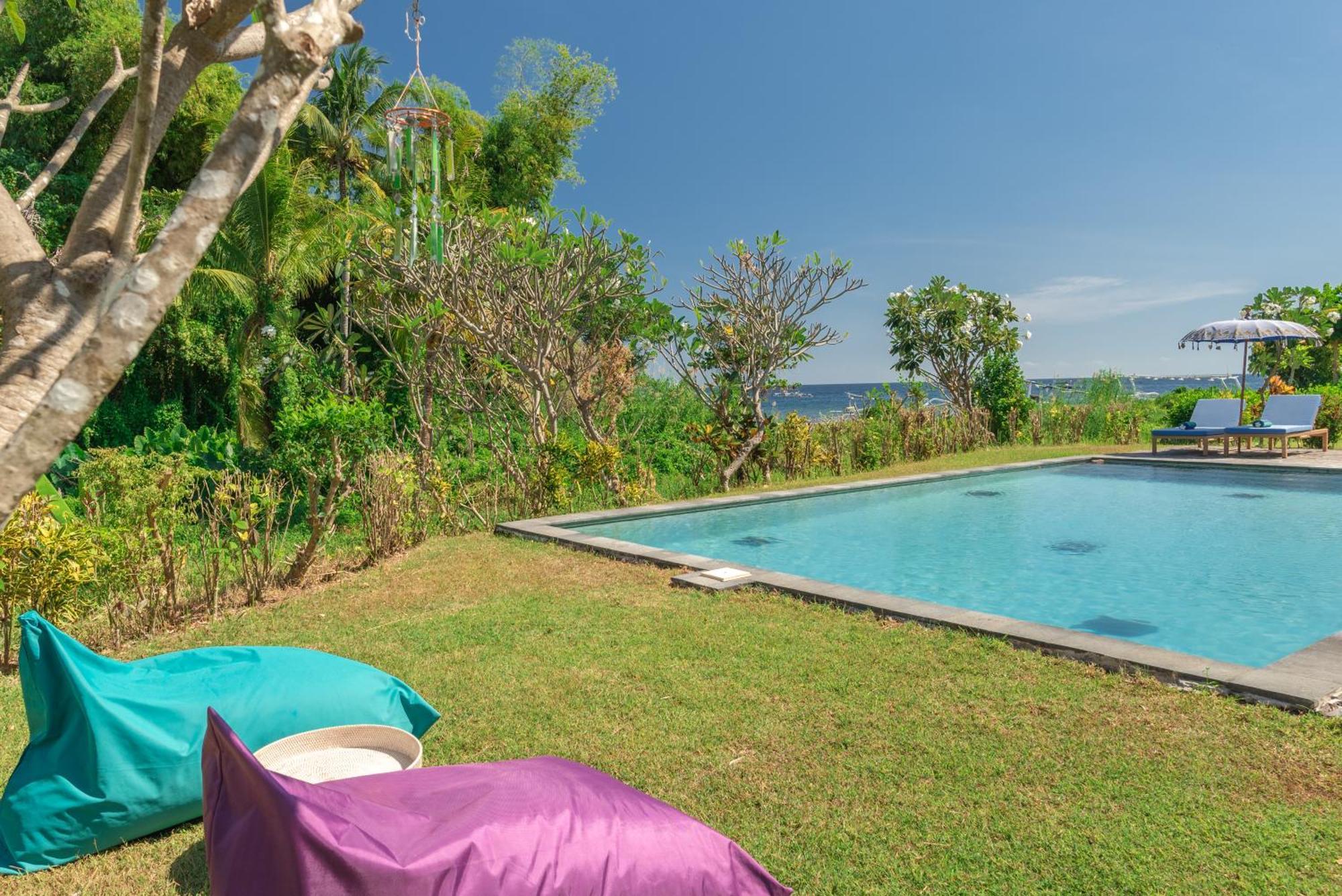 Absolute Beach Front Villa Umeanyar Exterior photo