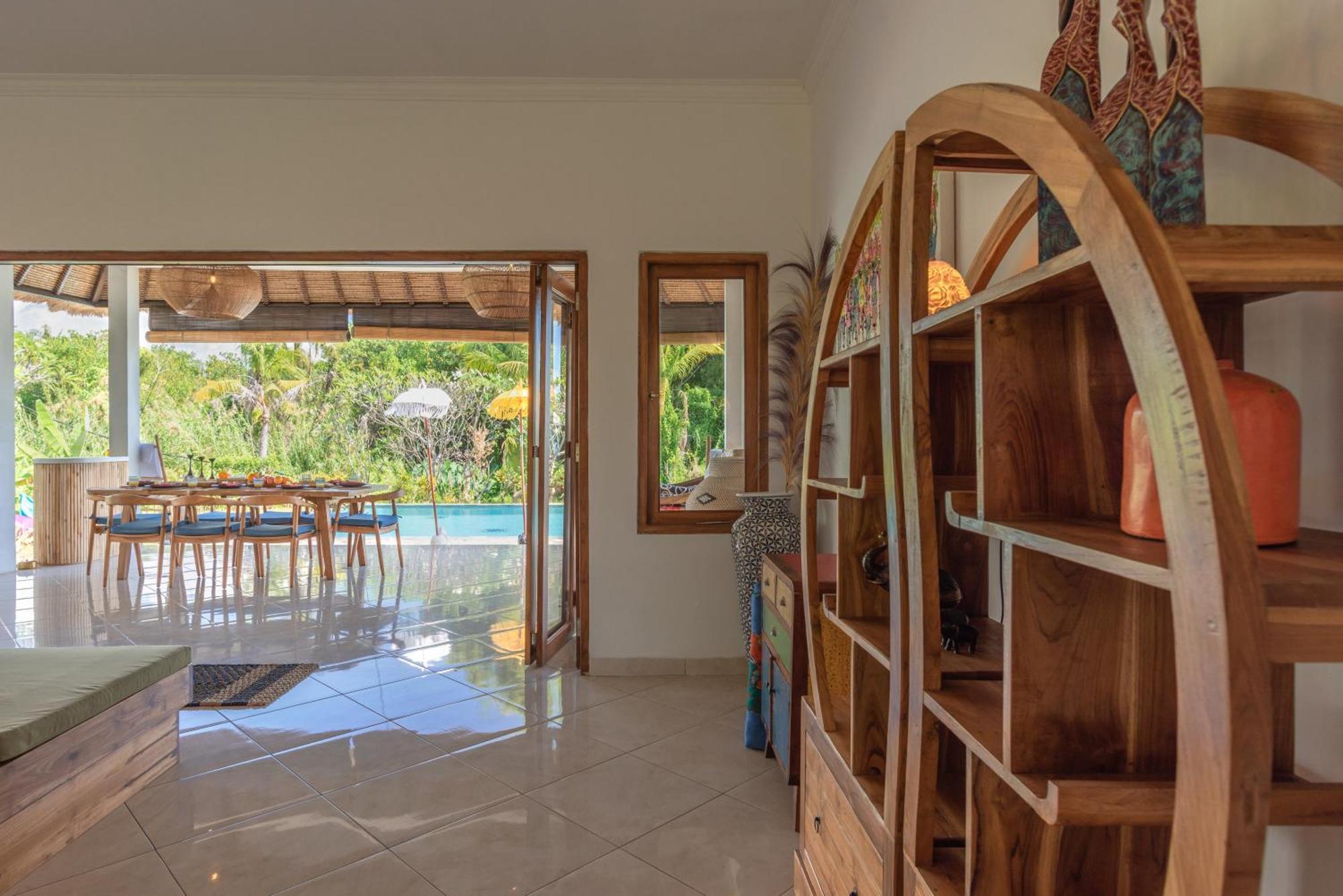 Absolute Beach Front Villa Umeanyar Exterior photo