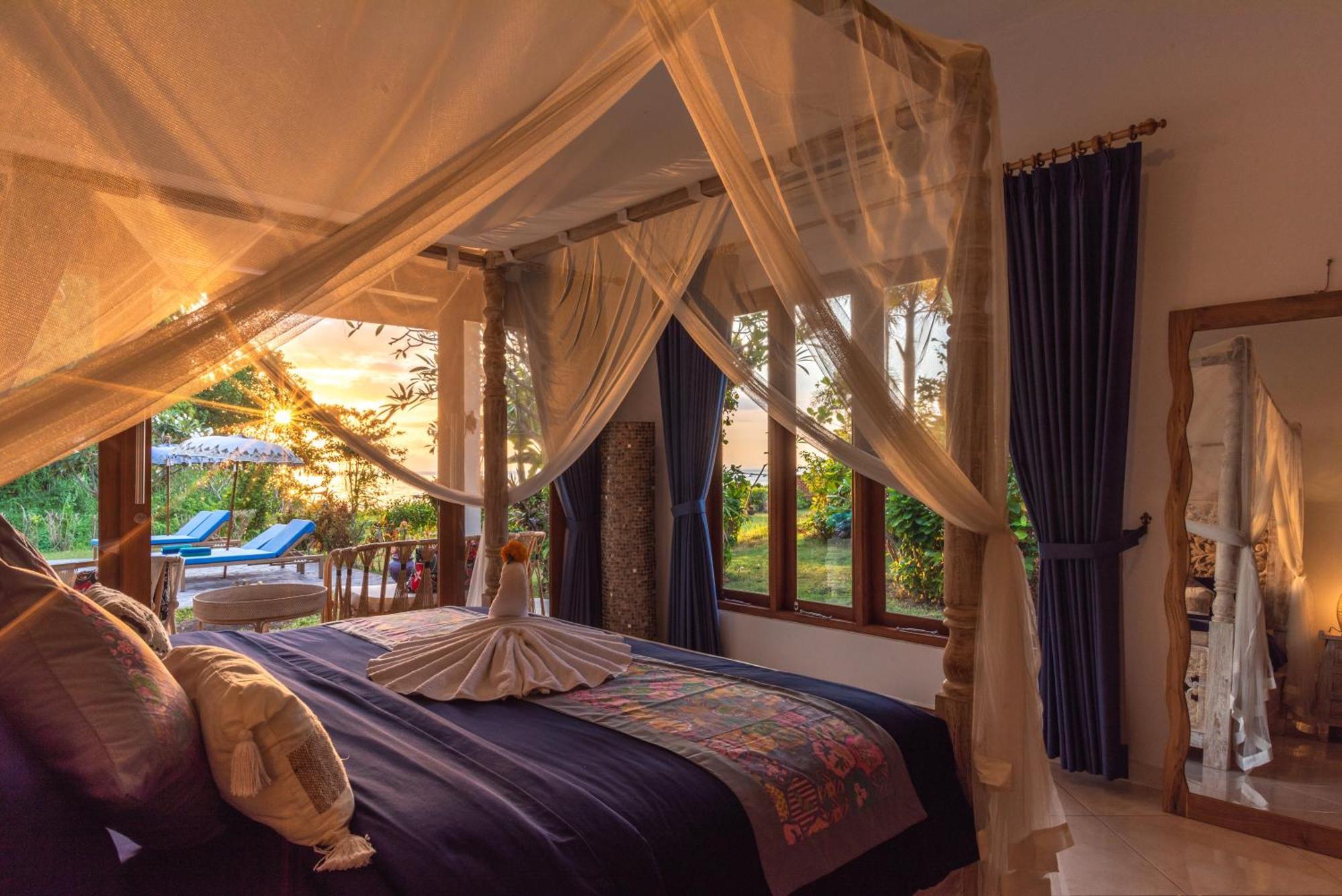Absolute Beach Front Villa Umeanyar Exterior photo