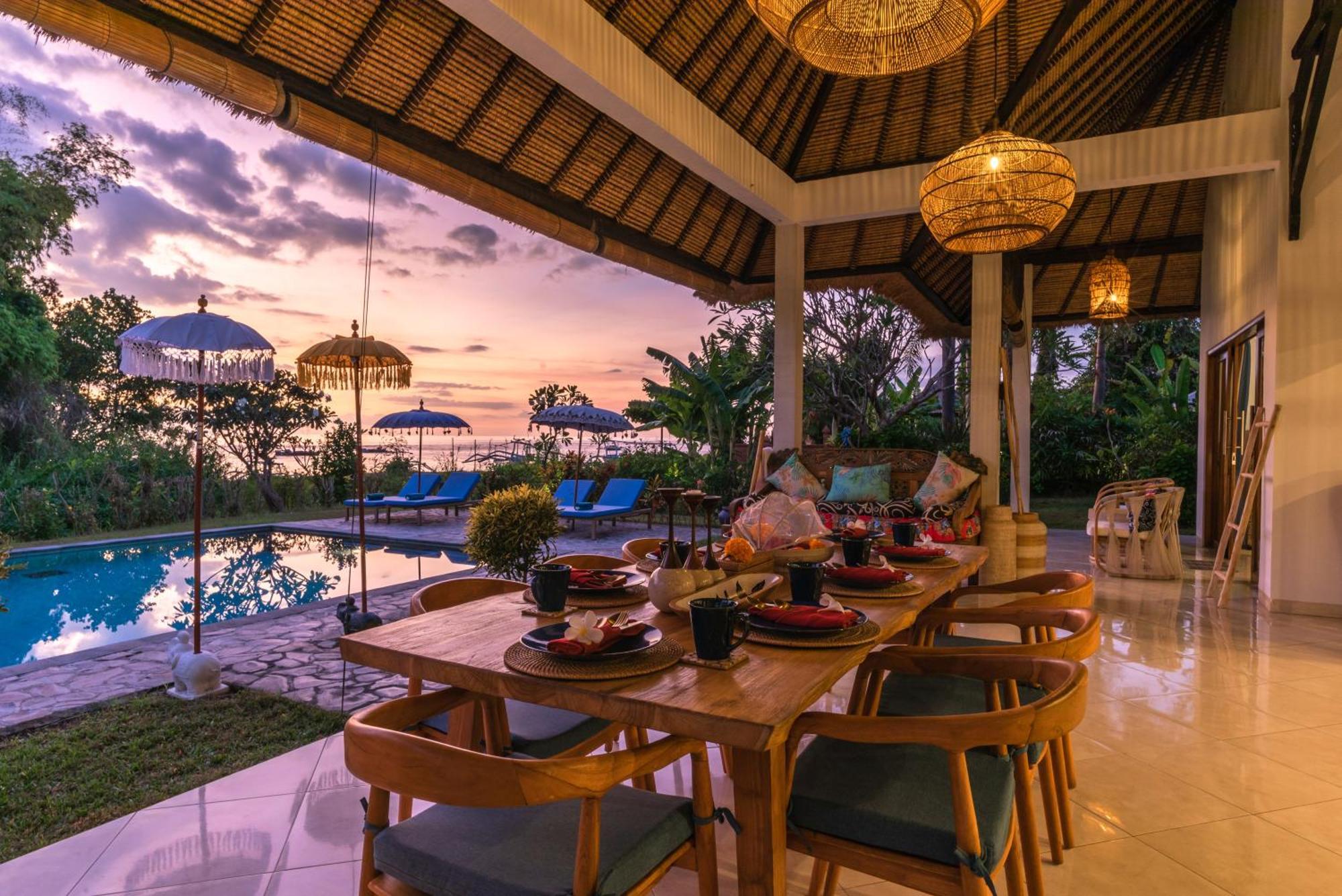 Absolute Beach Front Villa Umeanyar Exterior photo